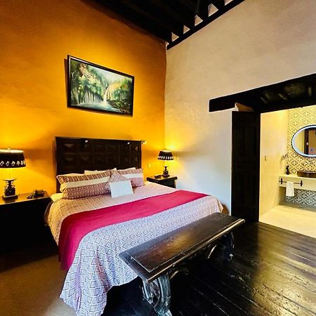 Hotel Mansion Iturbe Pátzcuaro Buitenkant foto