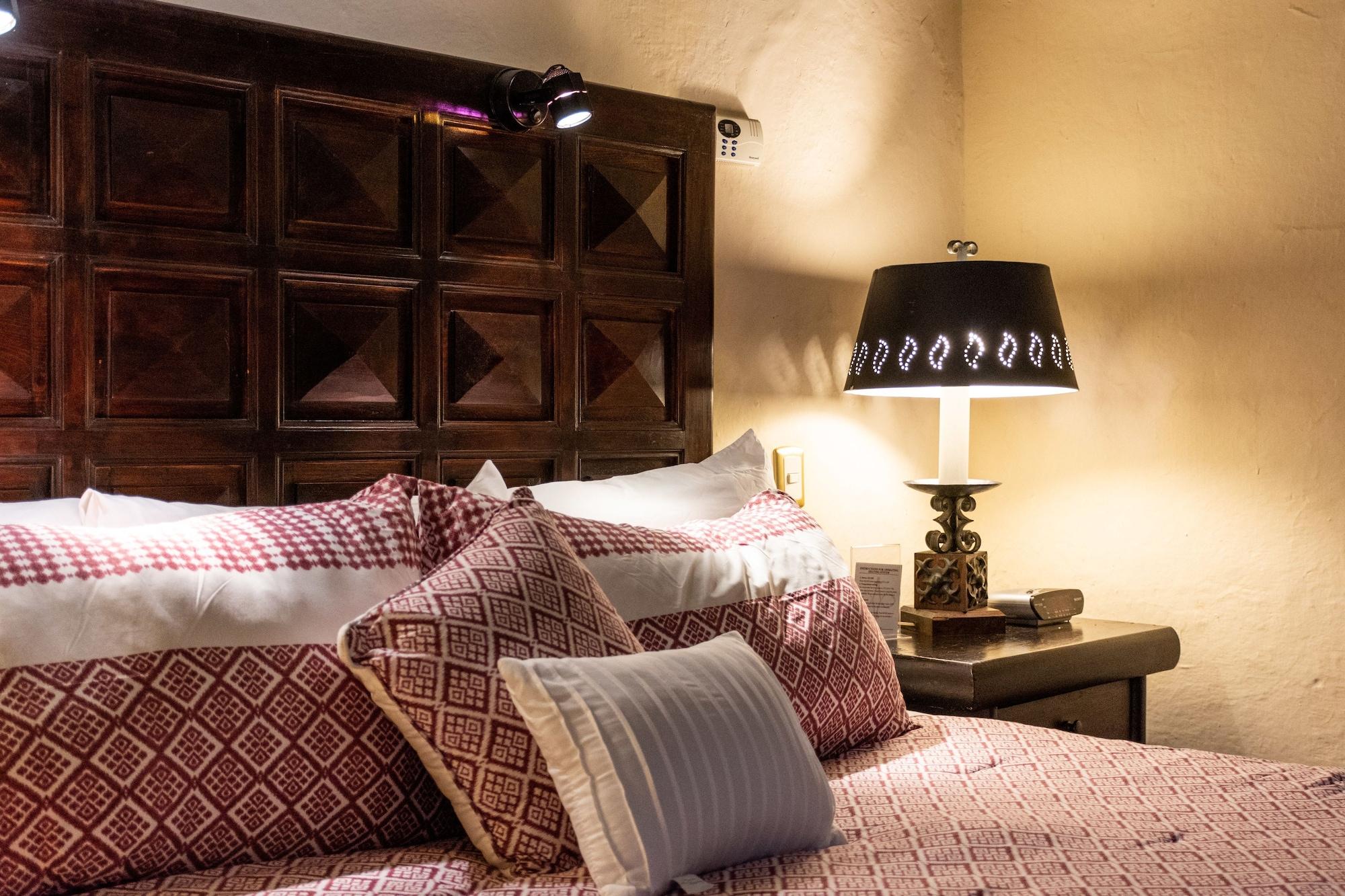Hotel Mansion Iturbe Pátzcuaro Buitenkant foto