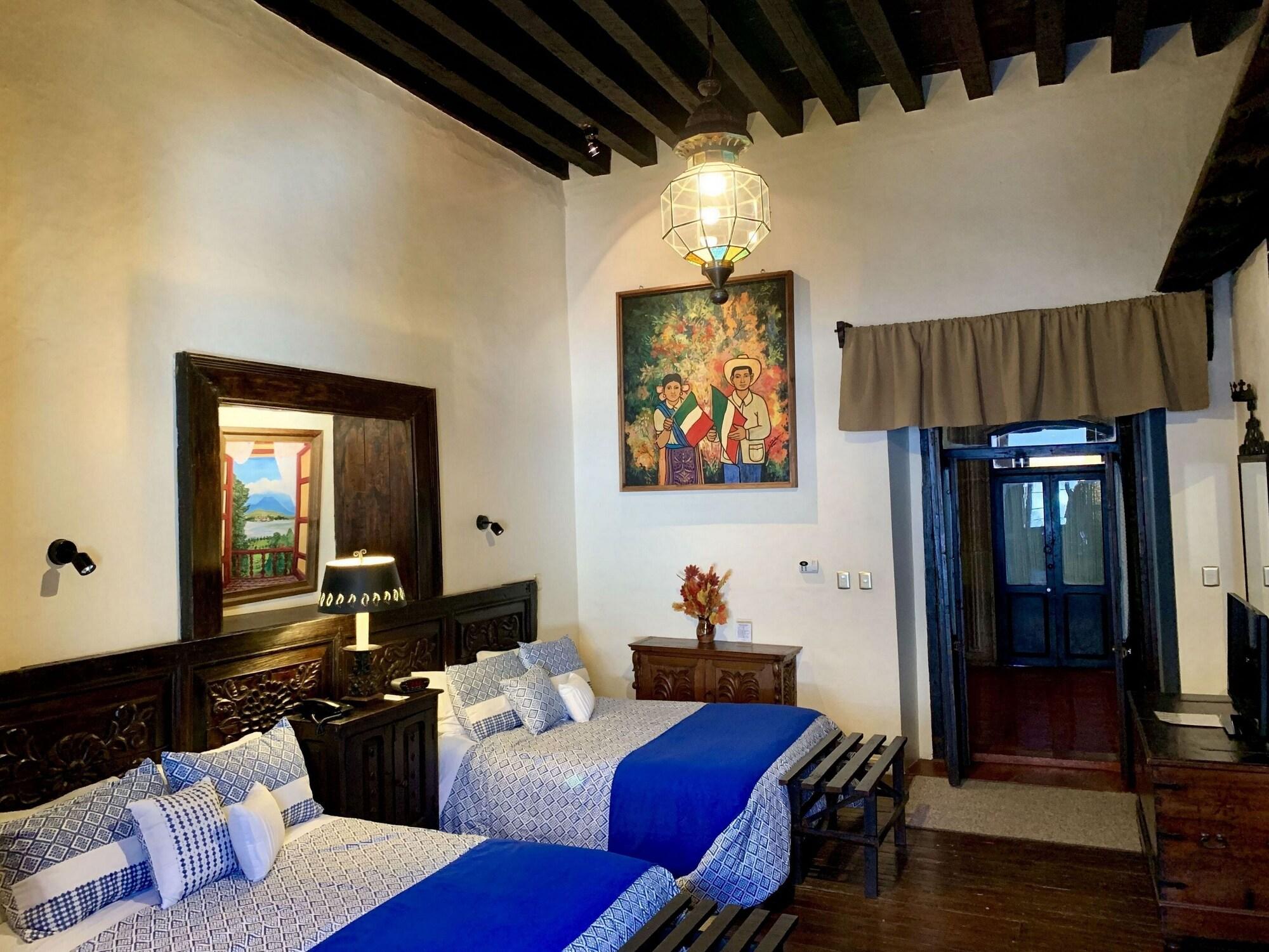 Hotel Mansion Iturbe Pátzcuaro Buitenkant foto