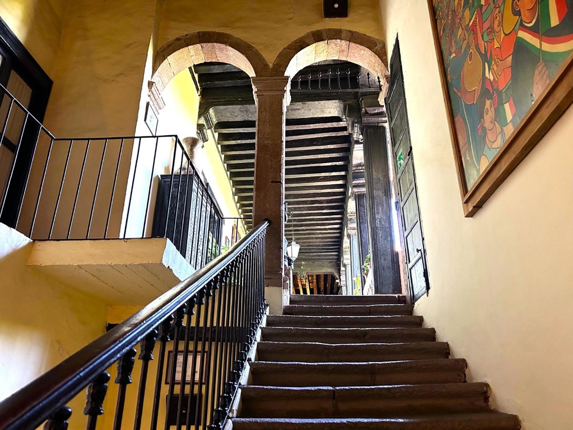 Hotel Mansion Iturbe Pátzcuaro Buitenkant foto