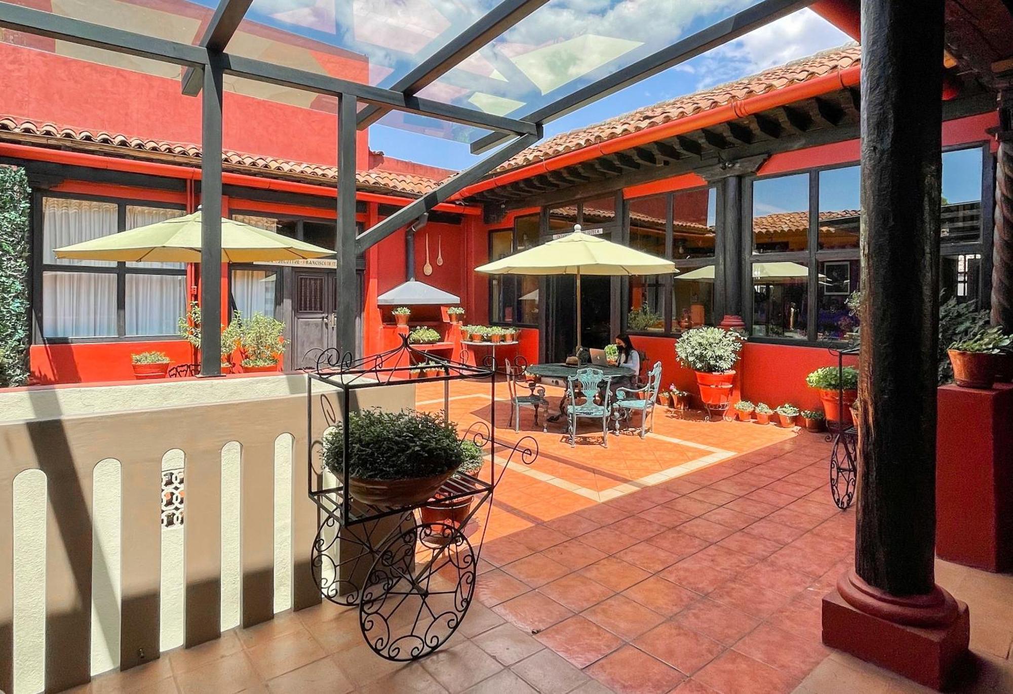 Hotel Mansion Iturbe Pátzcuaro Buitenkant foto